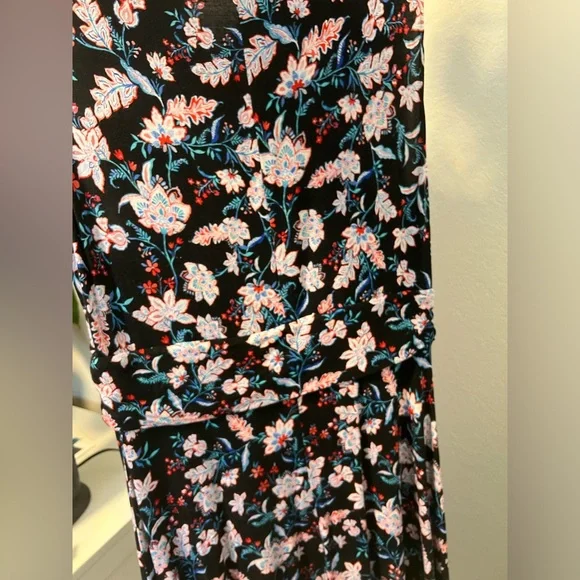 Floral Sleeveless Maxi Dress - Black and Pink - Picture 2 of 8